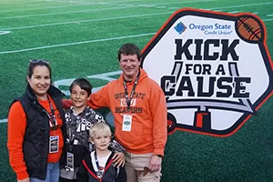 Kid Captain family - OSCU Beavers - Oregon State Credit Union Kid Captain family - OSCU Beavers - Oregon State Credit Union